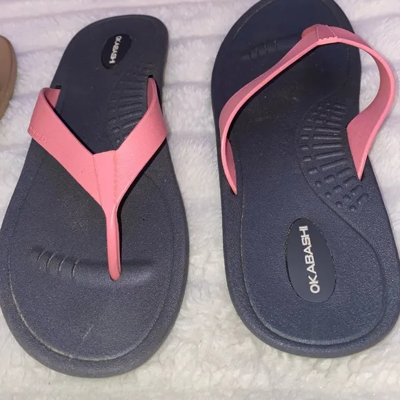 2 pair Okabashi Oka b flip flops size L (women’s 10-11)