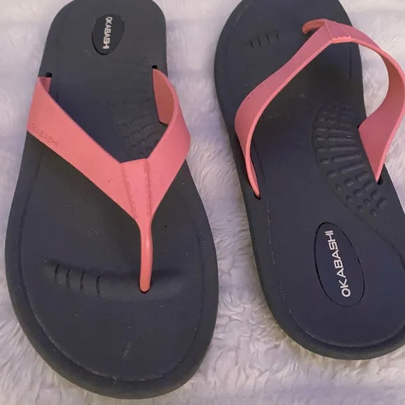 2 pair Okabashi Oka b flip flops size L (women’s 10-11)