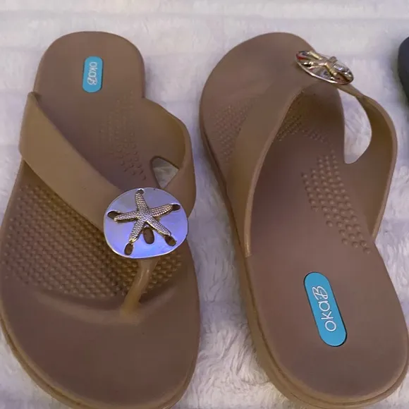 2 pair Okabashi Oka b flip flops size L (women’s 10-11)