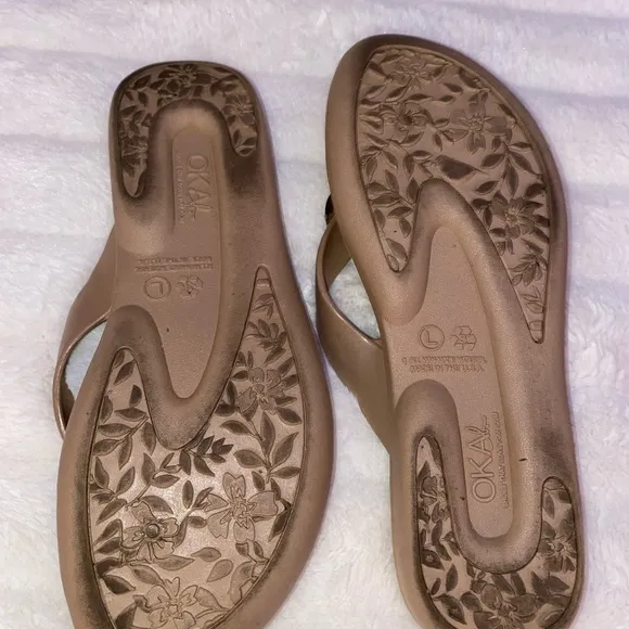 2 pair Okabashi Oka b flip flops size L (women’s 10-11)
