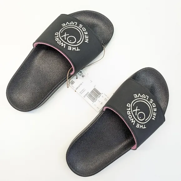 6Y Adidas Andre Saraiva Adelette The World Needs Love GY9331 Slides Flip Flops