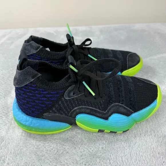 Adidas Trae Young 2.0 Basketball Shoes Boys Size 5 US - 130651135