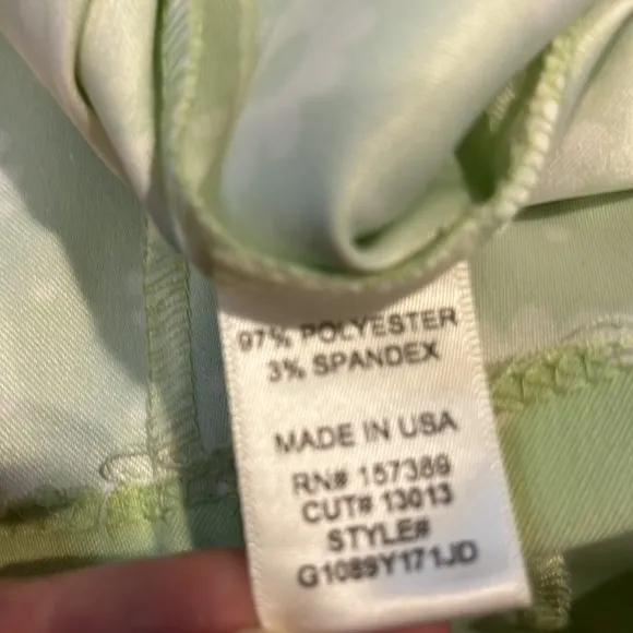 ALTAR’D STATE DAISY TWO PIECE SKIRT SET PASTEL GREEN AND WHITE SIZE SMALL