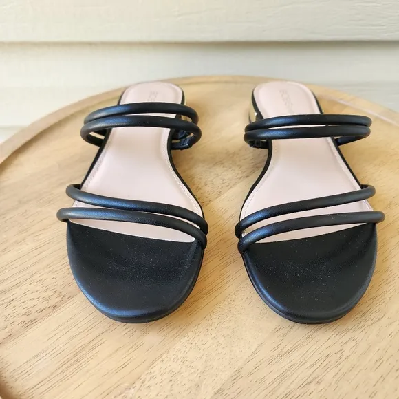 BCBGeneration Dexti sandals size 7.5