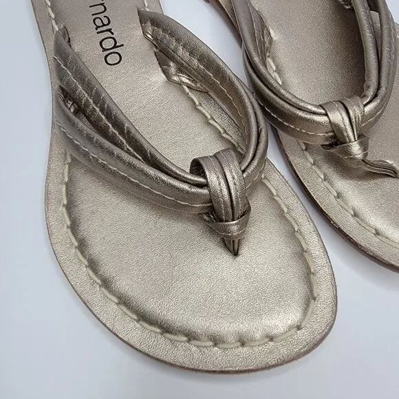 Bernardo Flip Flops Sz 6