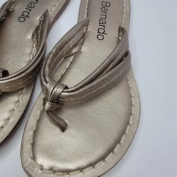 Bernardo Flip Flops Sz 6