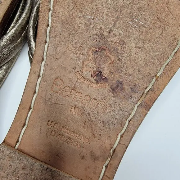 Bernardo Flip Flops Sz 6