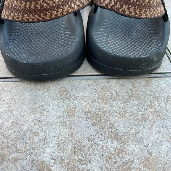 Chaco men’s  stripe sandals