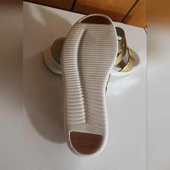 COLE HAAN 2.Zerogrand Platform Gold Slotted Slide Sandals SZ. 8 1/2 NWOB