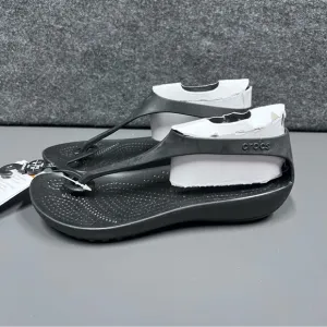 Crocs Women's Serena Flip Flops Size 4