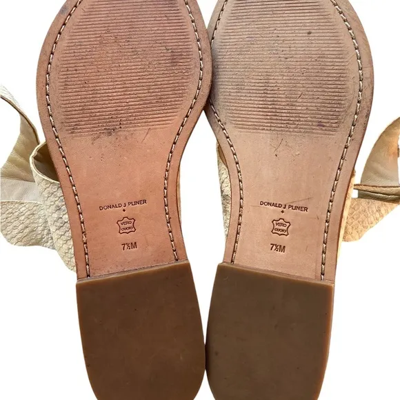 Donald J Pliner natural cork sandals size 7.5&quot;