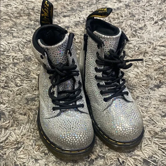 Dr. Martens girls silver 1460T boots great condition