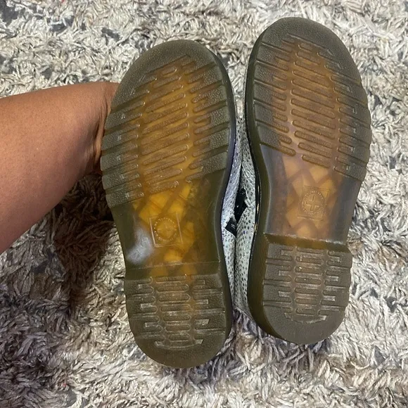 Dr. Martens girls silver 1460T boots great condition