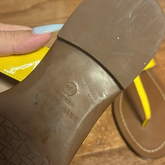 Kate Spade Camila Yellow Patent leather thong sandal - size 7.5