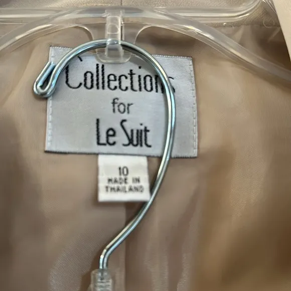 Le Suit Skit Suit