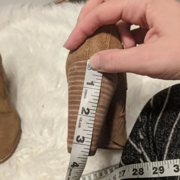 Lucky Brand Yelloh Suede Lace Up Wedge Booties Taupe sz 10