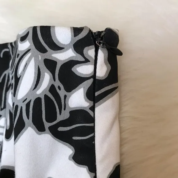 Maidn LA Black &amp; White Print Skirt, size Small