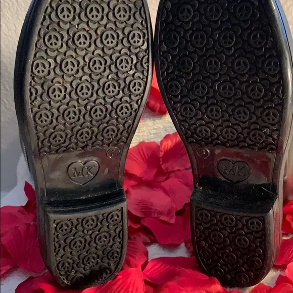 MICHAEL KORS BRAND NEW BEAUTIFUL SIZE 3 BOOTS