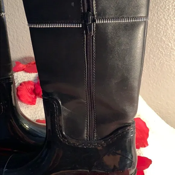 MICHAEL KORS BRAND NEW BEAUTIFUL SIZE 3 BOOTS