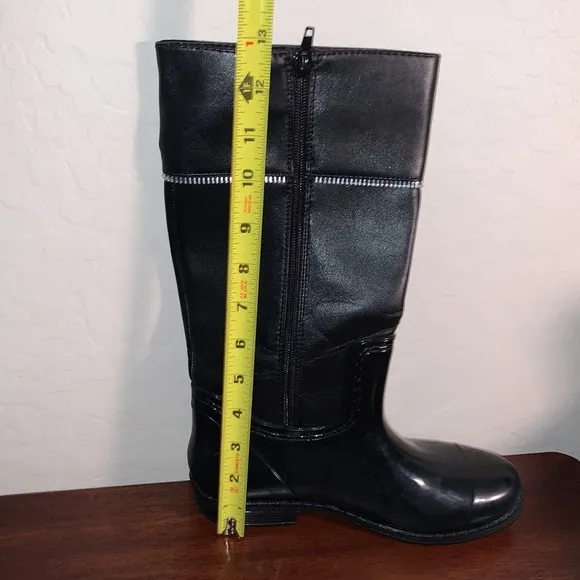 MICHAEL KORS BRAND NEW BEAUTIFUL SIZE 3 BOOTS
