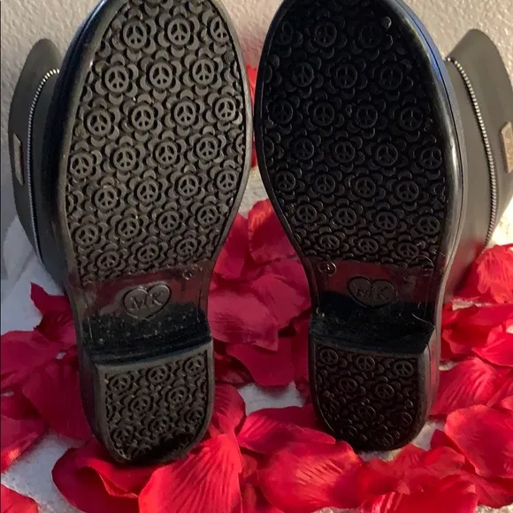 MICHAEL KORS BRAND NEW BEAUTIFUL SIZE 3 BOOTS