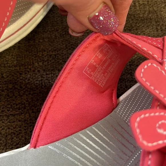 New Clarks Brinkley Cloud Stepper Flora Flip-Flop Women’s Size 9 in Bright Coral