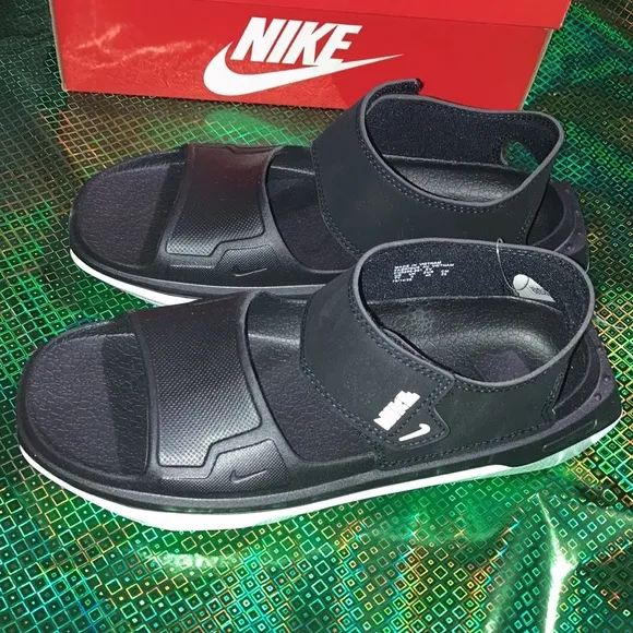 New Nike sandals 6 Y &amp; 7 Y