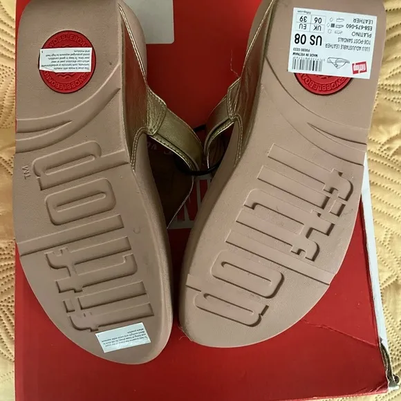 New! RINGER Metallic Toe-Post Sandals