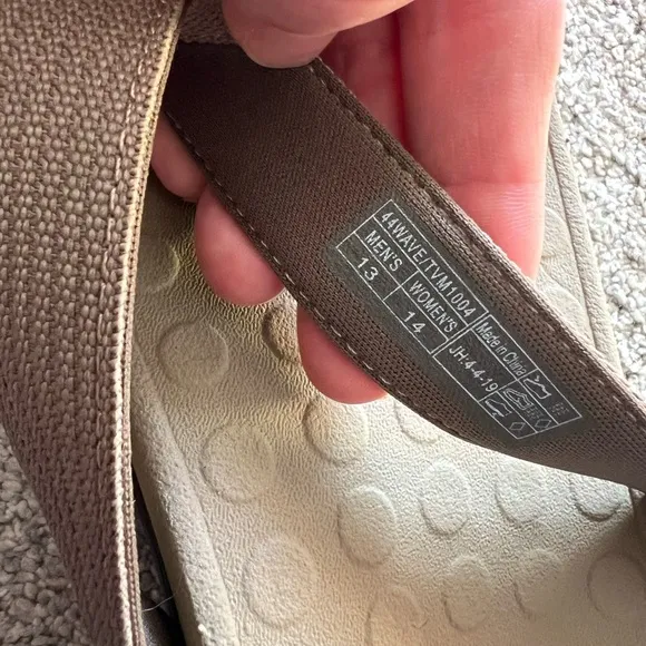 New Vionic 44Wave Beige/Tan Men’s Size 13 Thong Flip Flops Sandals