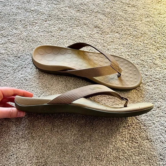 New Vionic 44Wave Beige/Tan Men’s Size 13 Thong Flip Flops Sandals