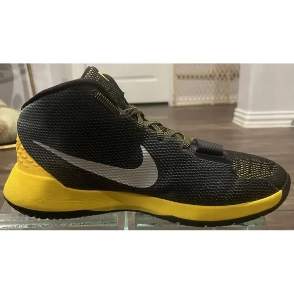 NIKE KD Trey 5 III Black / Yellow Men's Basketball Shoes - Size 7 youth