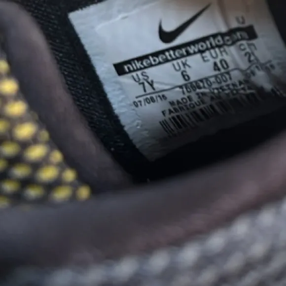 NIKE KD Trey 5 III Black / Yellow Men's Basketball Shoes - Size 7 youth