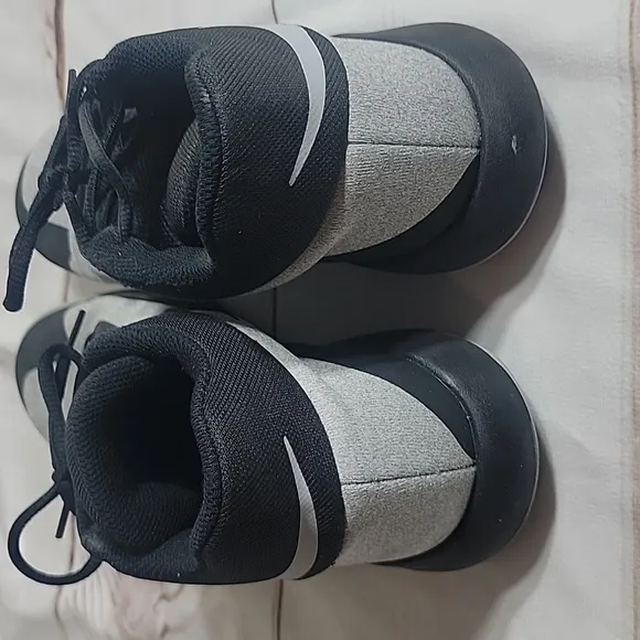 NIKE KD Trey 5 Kevin Durant Black Wolf Gray Zoom Air Basketball Shoes
