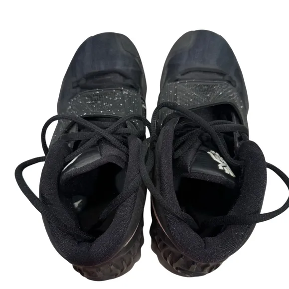 Nike Kyrie 6 Basketball Shoes Sz 6.5Y Black