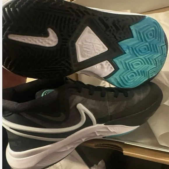 Nike Kyrie 8 GO Orca