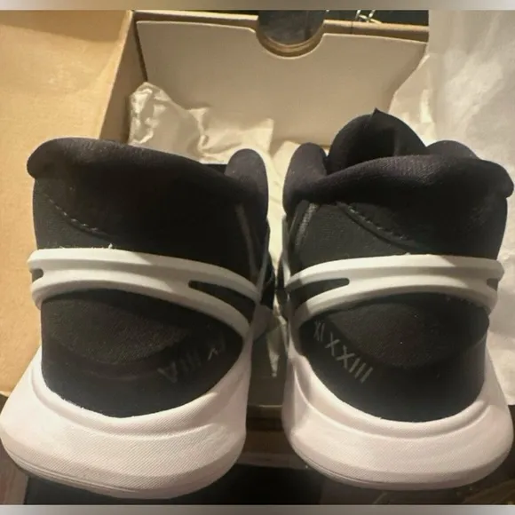 Nike Kyrie 8 GO Orca