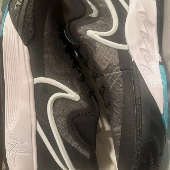 Nike Kyrie 8 GO Orca