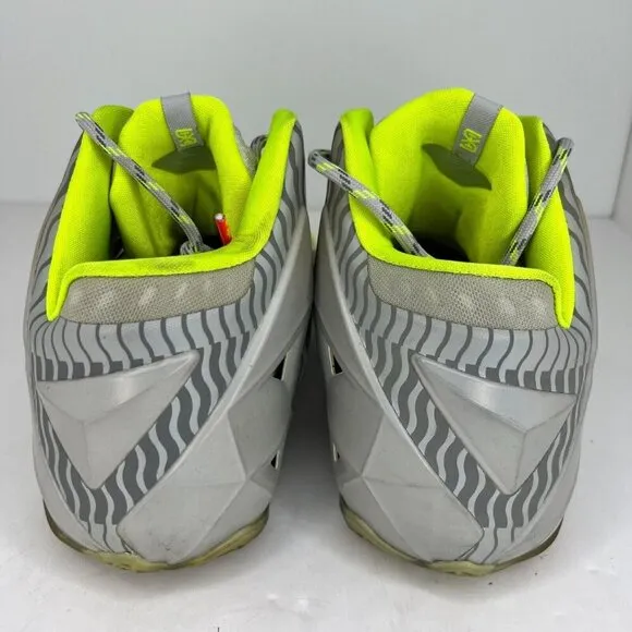 Nike Mens 683252-074  Grey Volt Maison du LeBron 11 Size 11.5 Basketball Shoes