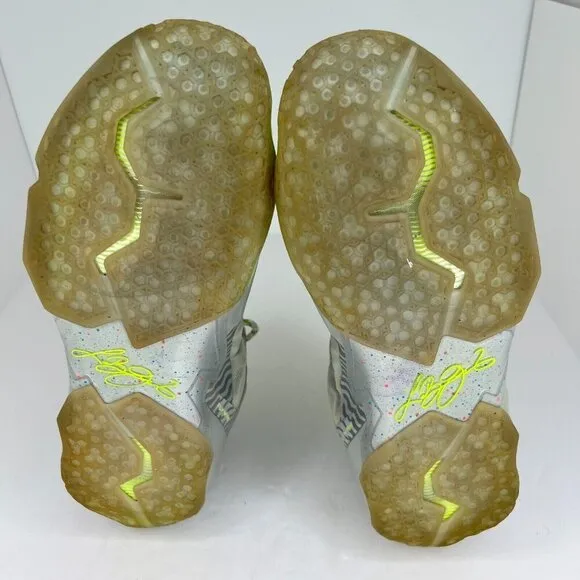 Nike Mens 683252-074  Grey Volt Maison du LeBron 11 Size 11.5 Basketball Shoes