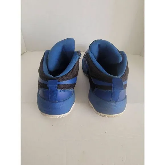 Nike Team Hustle D8 Big Boy's Blue Basketball Athletic Shoes Size 10.5