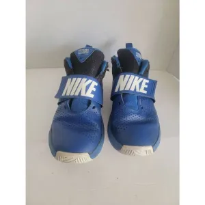 Nike Team Hustle D8 Big Boy's Blue Basketball Athletic Shoes Size 10.5