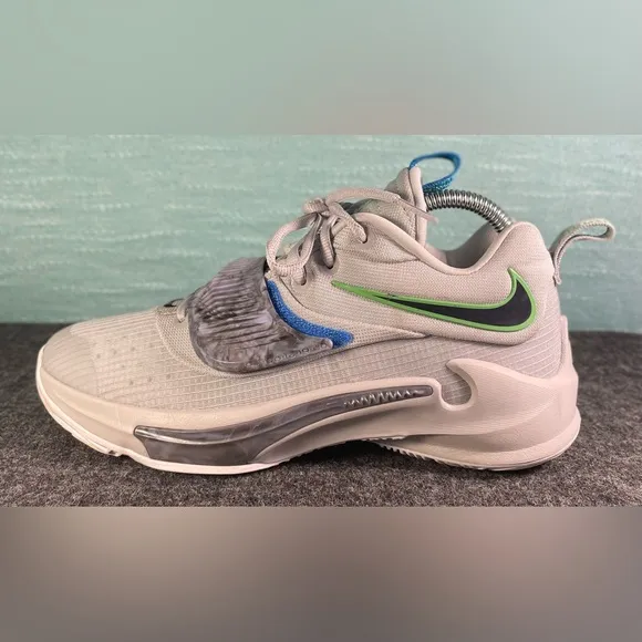 Nike Zoom Freak 3 gray fog max shoes. Size 6Y. Green &amp; Purple