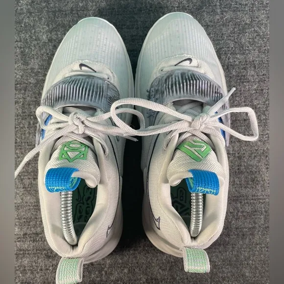 Nike Zoom Freak 3 gray fog max shoes. Size 6Y. Green &amp; Purple