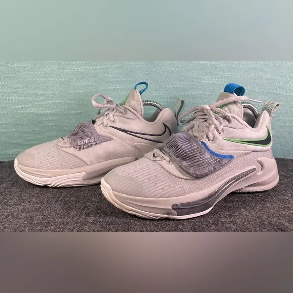 Nike Zoom Freak 3 gray fog max shoes. Size 6Y. Green &amp; Purple
