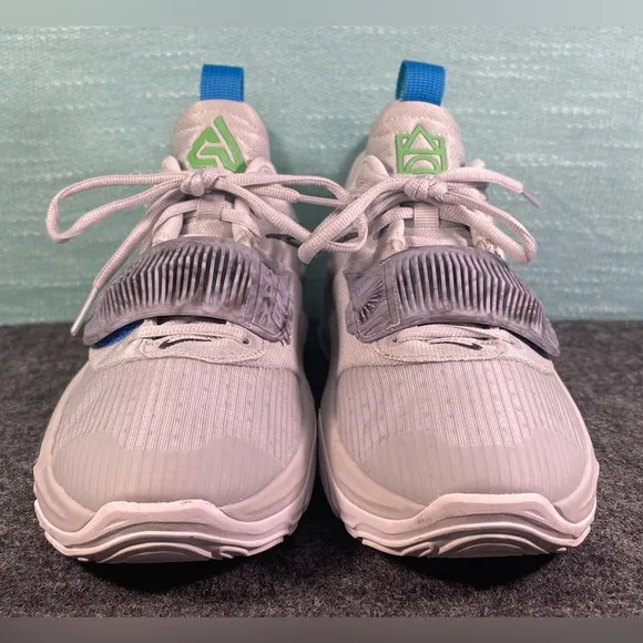 Nike Zoom Freak 3 gray fog max shoes. Size 6Y. Green &amp; Purple