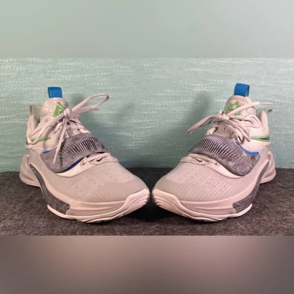 Nike Zoom Freak 3 gray fog max shoes. Size 6Y. Green &amp; Purple