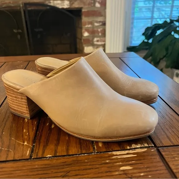 Nisolo Paloma Mule Sandals in Sand Size 7