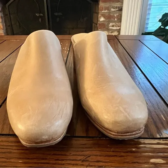 Nisolo Paloma Mule Sandals in Sand Size 7