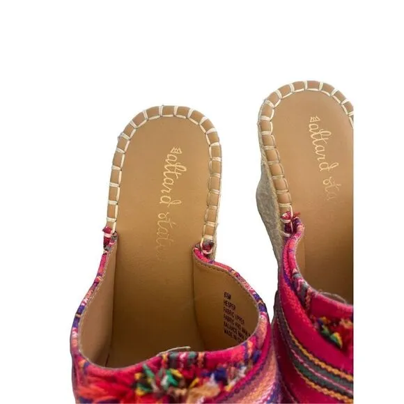 NWOB Altar’d State Hesper Red Multi Wedge Sandal SZ 8.5. Boho/ Tribal / Fabric