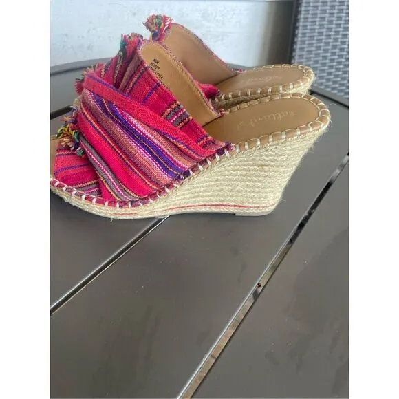 NWOB Altar’d State Hesper Red Multi Wedge Sandal SZ 8.5. Boho/ Tribal / Fabric